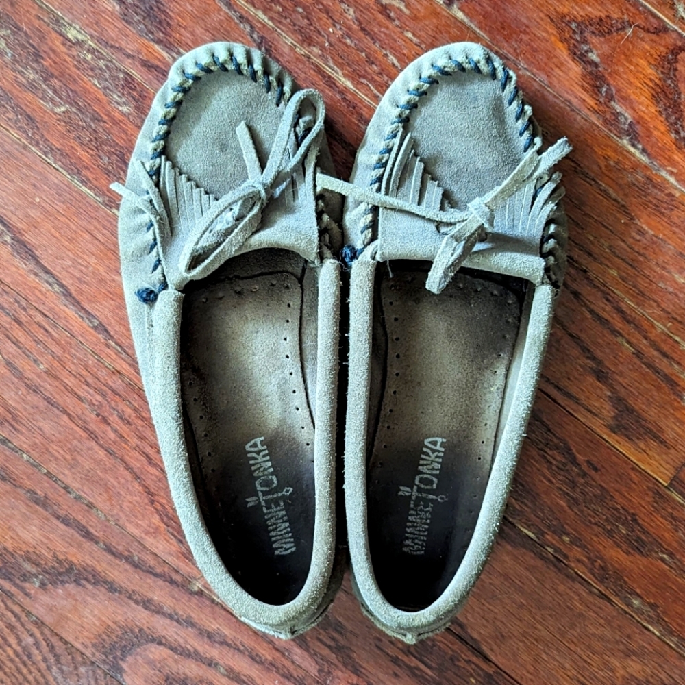 Minnetonka moccasins 8